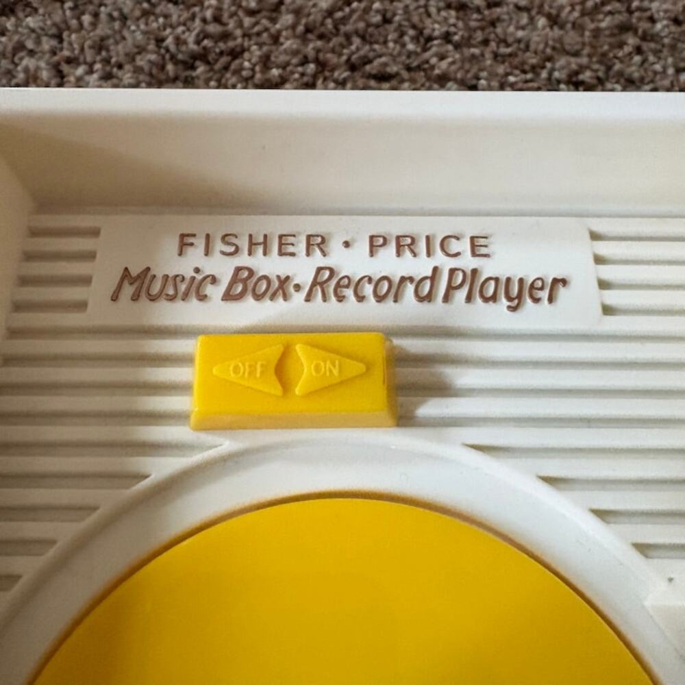 Fisher Price Record Player Music Box 5 Discs 10 Songs Tested Vintage Style - Picture 4 of 14